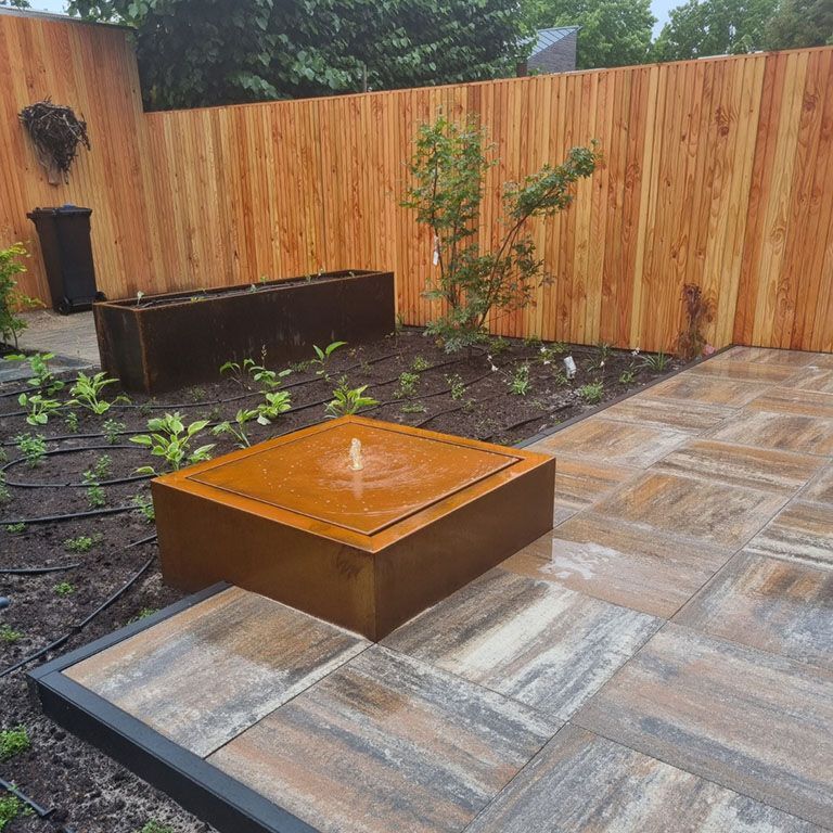 Fântână din oțel corten 80 x 80 x 40 cm