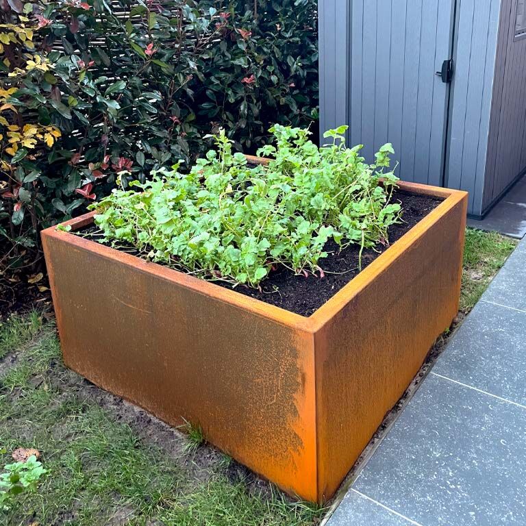 Jardiniere sudată din oțel corten Montana 120 x 120 x 60 cm