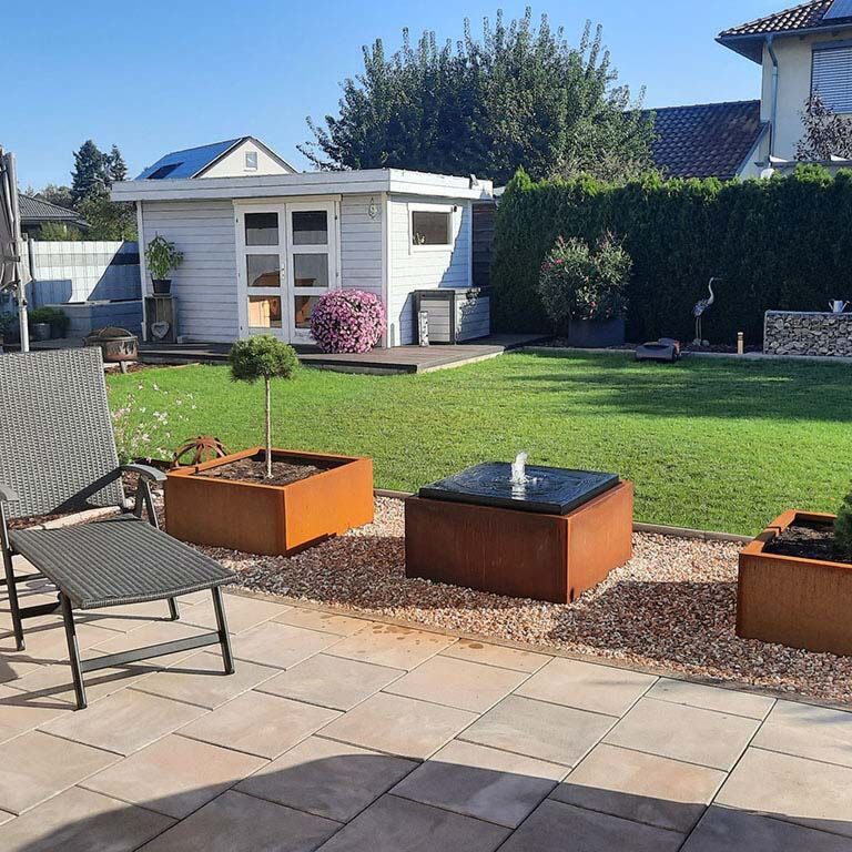 Element decorativ cu apă din oțel corten 80 x 80 x 40 cm